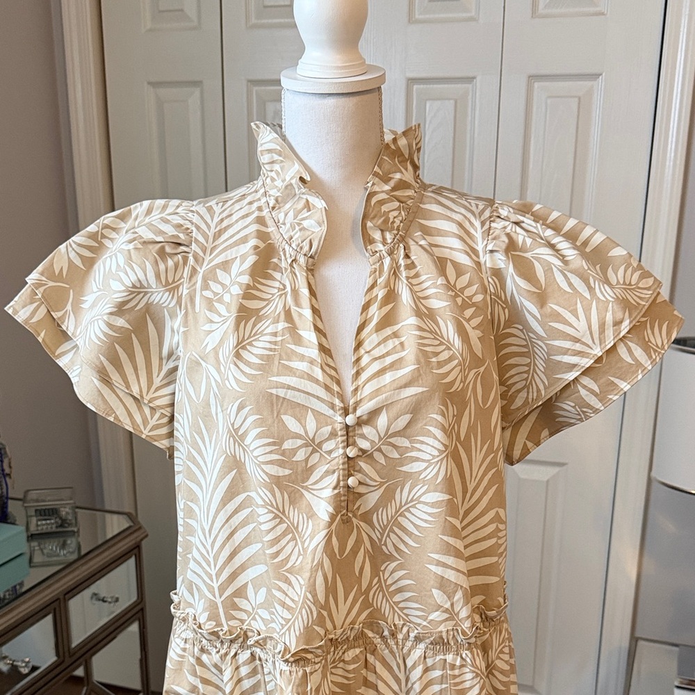 Crown & Ivy Adorable Cream & Beige Leaf Print Ruffle Dress Sz M - Picture 2 of 9